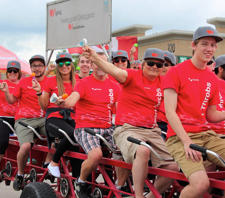 seis-personas-en-una-bicicleta