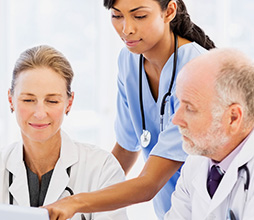 Améliorez la qualité des soins hospitaliers en utilisant des fonctions vocales pour les dossiers électroniques des patients.